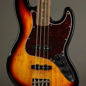 Squier Classic Vibe ’60s Jazz Bass®, Laurel Fingerboard, 3-Color Sunburst – New