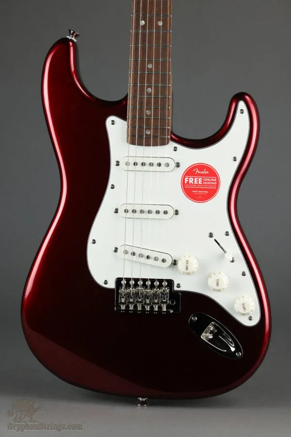 Squier Classic Vibe ’60s Stratocaster®, Laurel Fingerboard, Candy Apple Red – New