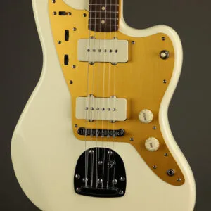Squier J Mascis Jazzmaster®, Laurel Fingerboard, Gold Anodized Pickguard, Vintage White – New