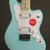 Squier Mini Jazzmaster® HH, Maple Fingerboard, White Pickguard, Daphne Blue – New