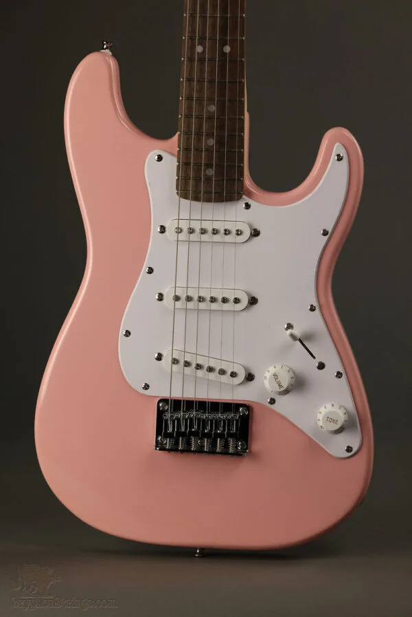 Squier Mini Stratocaster®, Laurel Fingerboard, Shell Pink – New