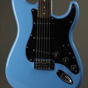 Squier Sonic™ Stratocaster®, Laurel Fingerboard, Black Pickguard, California Blue – New