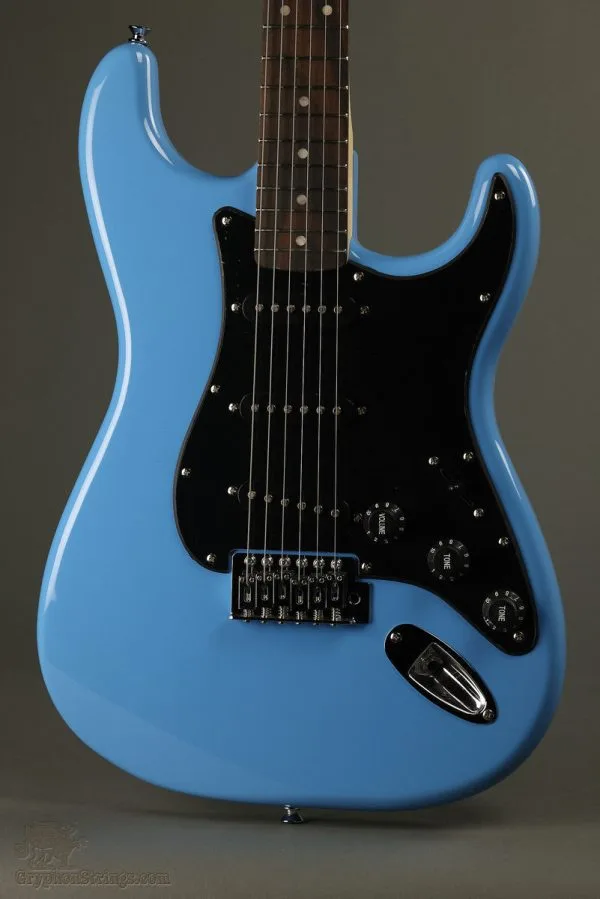 Squier Sonic™ Stratocaster®, Laurel Fingerboard, Black Pickguard, California Blue – New