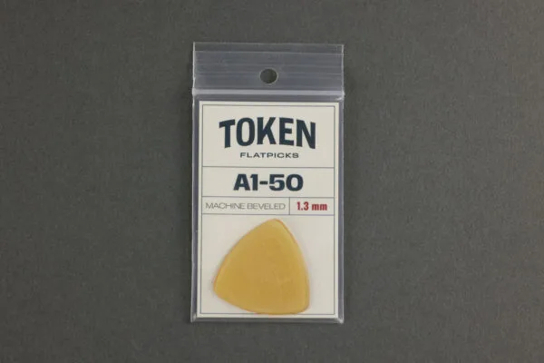Token A1-50 Large Triangle (1.27 mm) Amber Pick