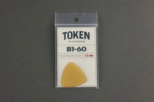 Token B1-60 Small Triangle (1.52 mm) Amber Pick