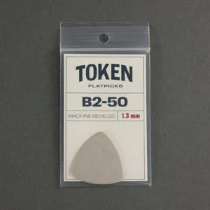 Token B2-50 Small Triangle (1.27 mm) Tan Pick