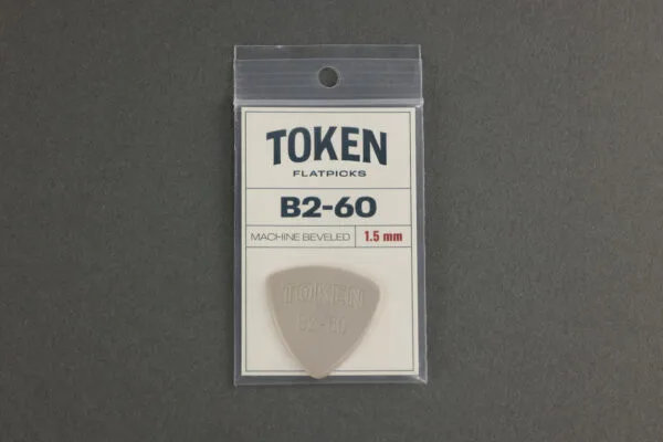 Token B2-60 Small Triangle (1.52 mm) Tan Pick